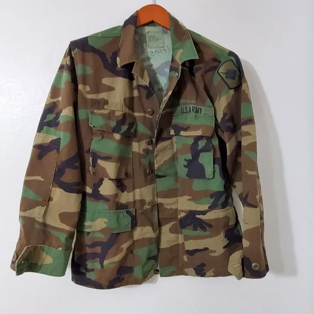 US Army Woodland Camouflage Combat Field Jacket Coat Medium Short '84 EUC